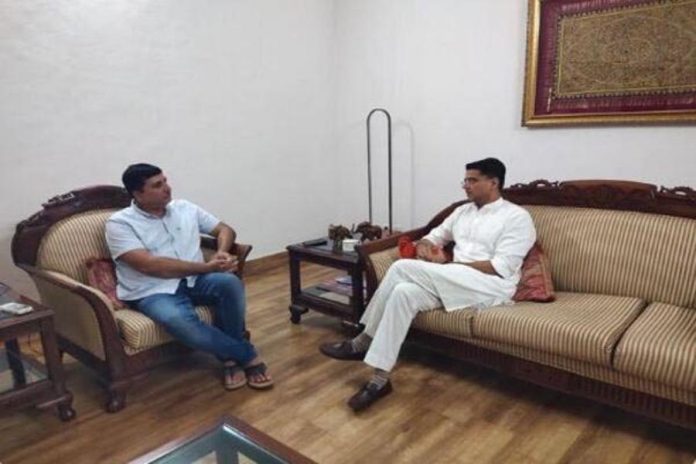 सचिन पायलट और हरीश चौधरी के बीच मुलाकात