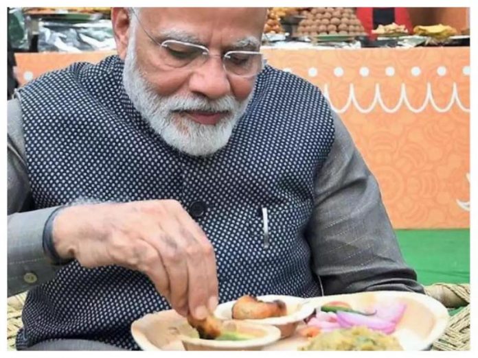 पीएम नरेन्द्र मोदी पीएम नरेन्द्र मोदी
