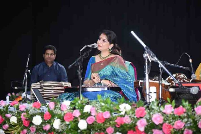 यूनिवर्सिटी यूनिवर्सिटी