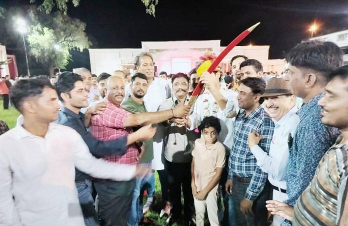 विधायक राजेन्द्र सिंह गुढ़ा का सम्मान विधायक राजेन्द्र सिंह गुढ़ा का सम्मान