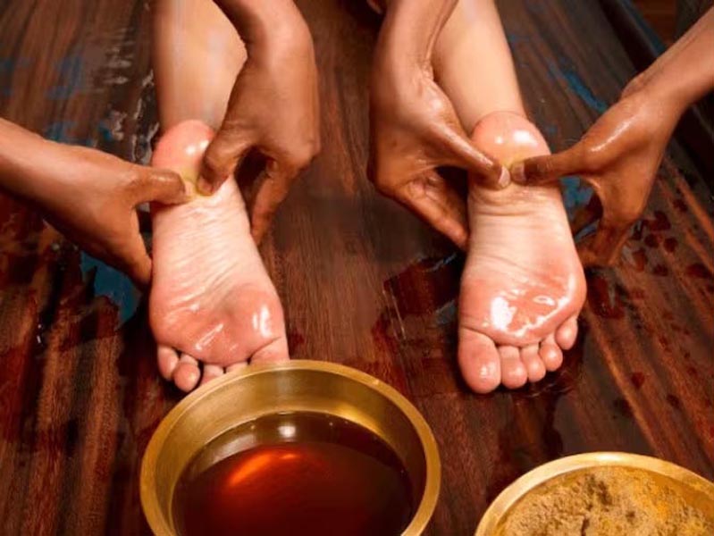 सरसों के तेल से मालिश करें