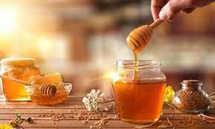 सर्दियों में शहद खाने के फायदे