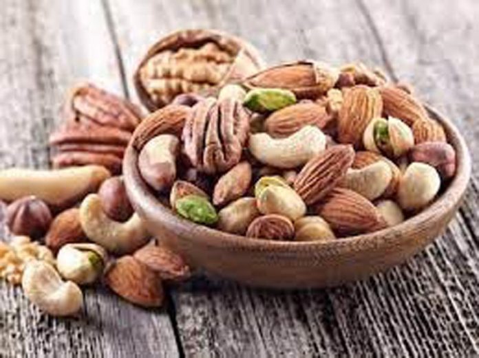 सर्दियों में कौनसे स्नेक्स खाएं सर्दियों में कौनसे स्नेक्स खाएं