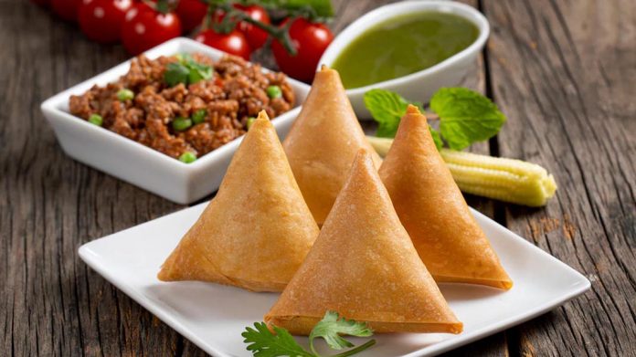 कितने प्रकार से बनते हैं समोसे कितने प्रकार से बनते हैं समोसे