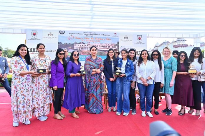 विंटेज क्लासिक कार एग्जिबिशन विंटेज क्लासिक कार एग्जिबिशन