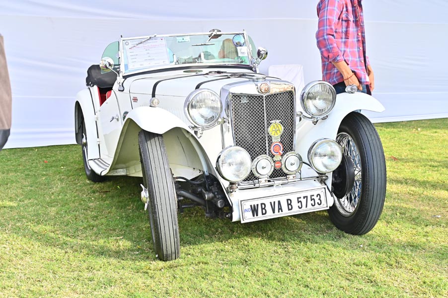 विंटेज क्लासिक कार एग्जिबिशन