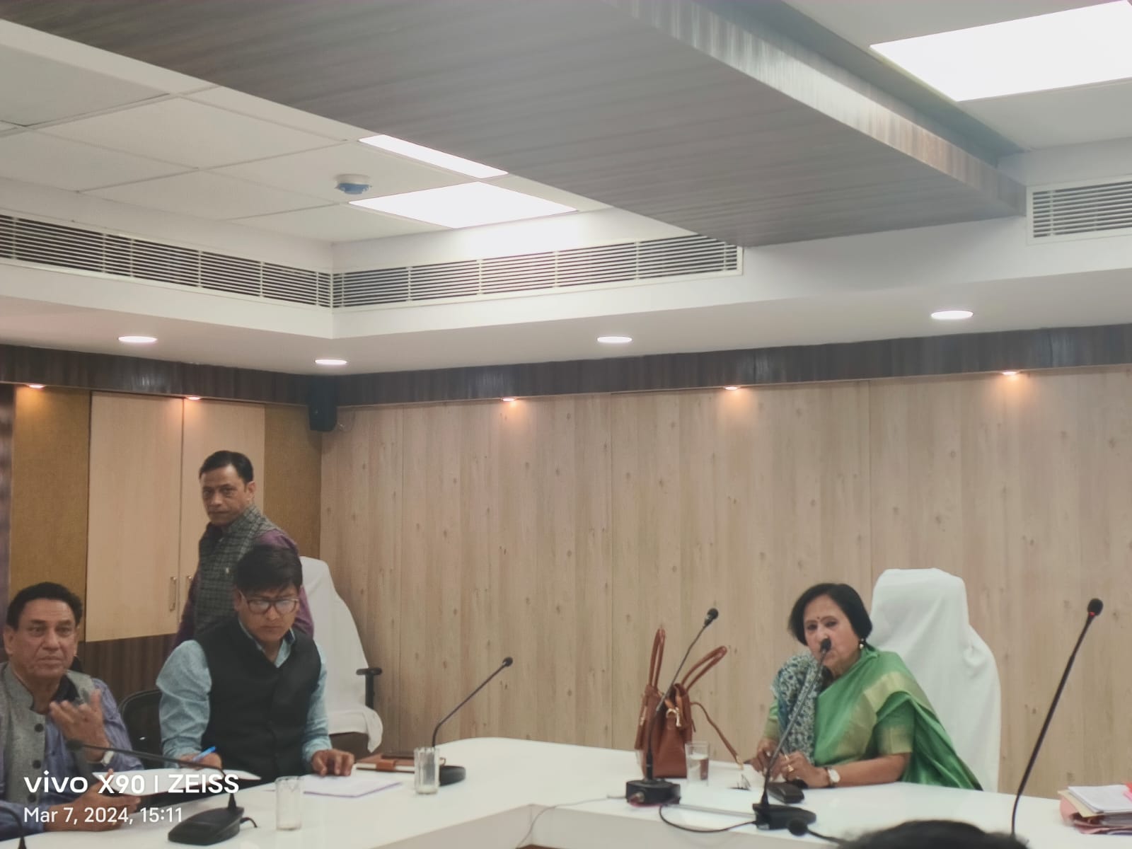 वित्त समिति अध्यक्ष शील धाभाई