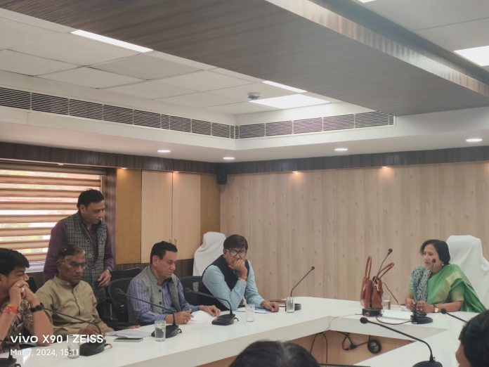 वित्त समिति अध्यक्ष शील धाभाई वित्त समिति अध्यक्ष शील धाभाई