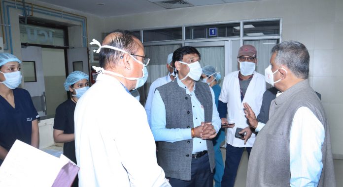 चिकित्सा एवं स्वास्थ्य मंत्री गजेन्द्र सिंह खींवसर चिकित्सा एवं स्वास्थ्य मंत्री गजेन्द्र सिंह खींवसर