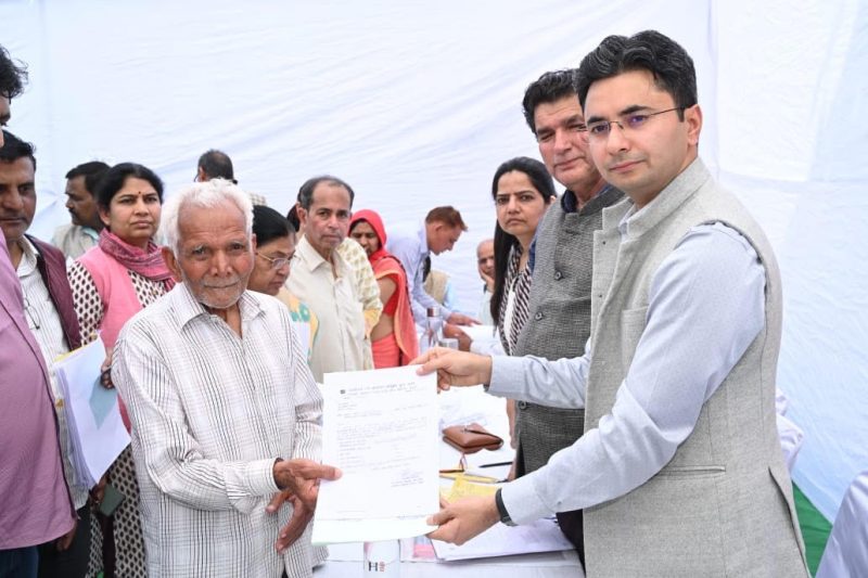 आवासन आयुक्त इंद्रजीत सिंह