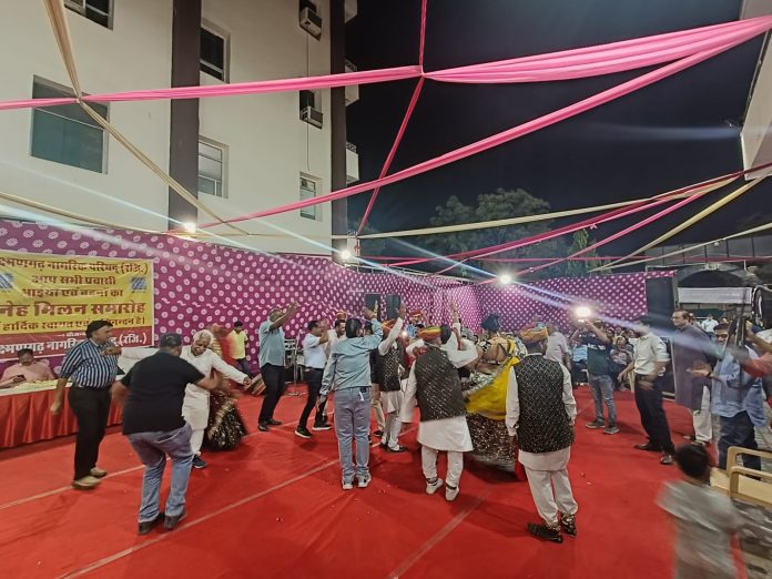 होली स्नेह मिलन समारोह होली स्नेह मिलन समारोह