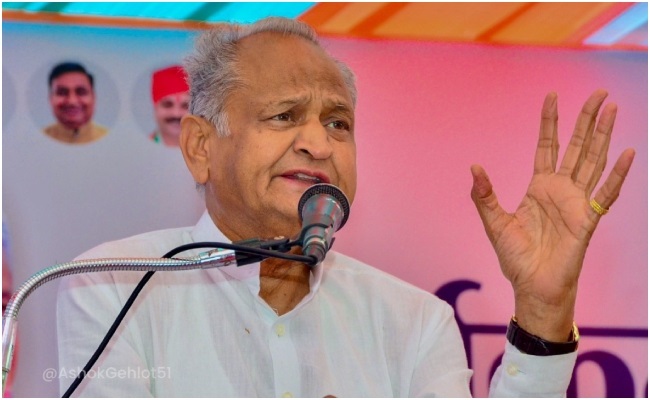 पूर्व मुख्यमंत्री अशोक गहलोत पूर्व मुख्यमंत्री अशोक गहलोत