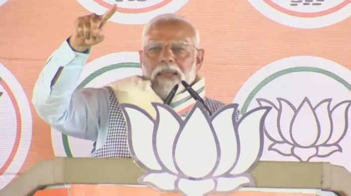 नवादा में चुनावी रैली को संबोधित करते प्रधानमंत्री नरेंद्र मोदी। नवादा में चुनावी रैली को संबोधित करते प्रधानमंत्री नरेंद्र मोदी।