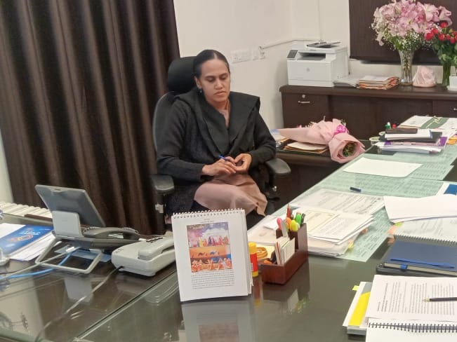 खान सचिव आनन्दी खान सचिव आनन्दी