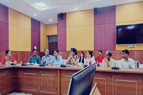 जिला कलक्टर की अध्यक्षता में आयोजित हुई बैठक जिला कलक्टर की अध्यक्षता में आयोजित हुई बैठक
