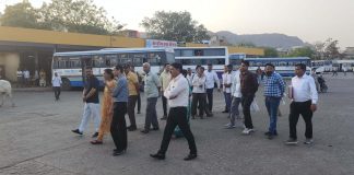जिला कलक्टर आशीष गुप्ता