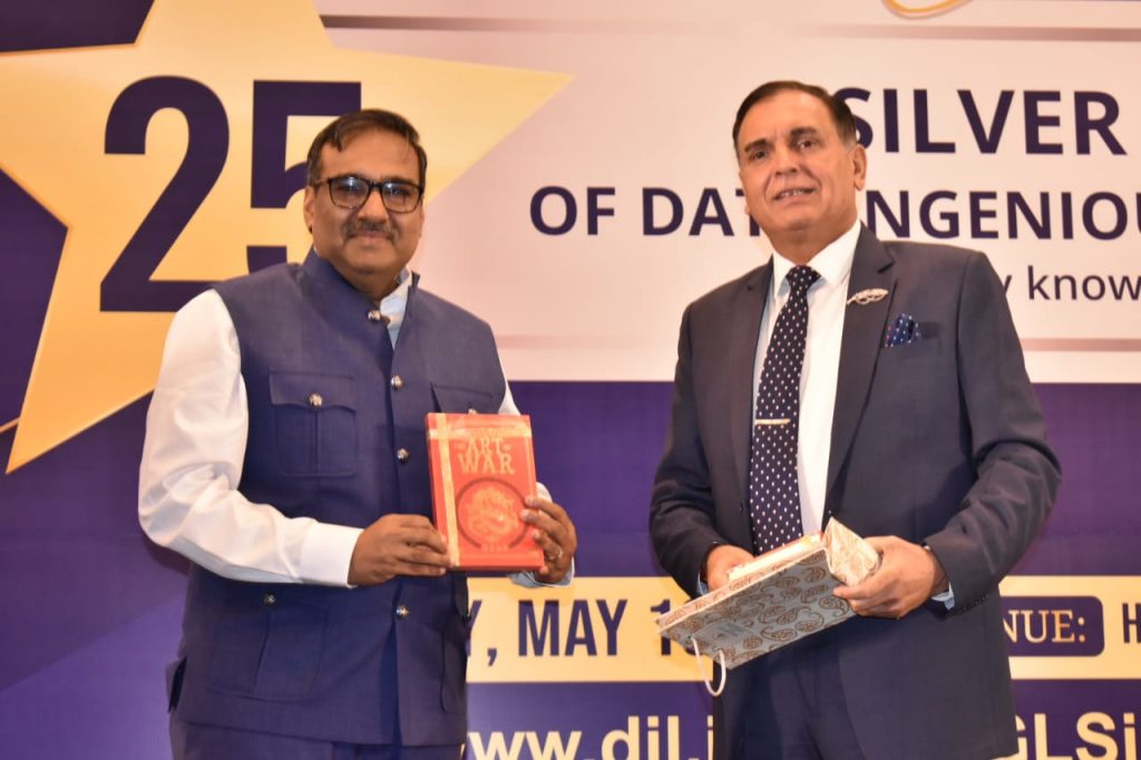 लेफ्टिनेंट जनरल धीरज सेठ