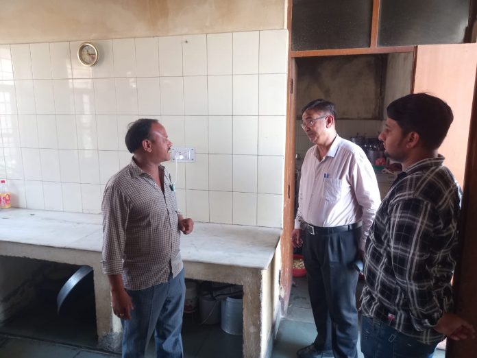 प्राधिकरण सचिव प्राधिकरण सचिव