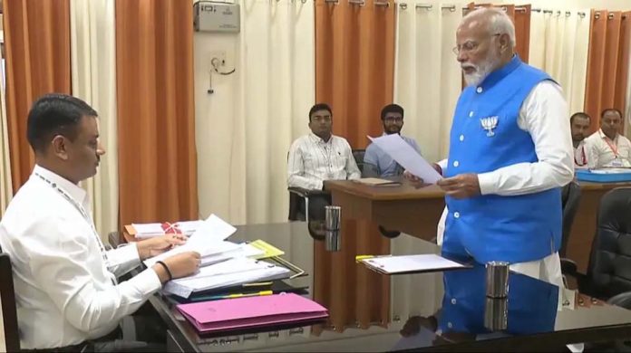 काशी में नरेन्द्र मोदी काशी में नरेन्द्र मोदी