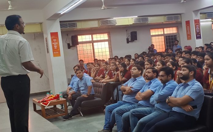 जिला कलेक्टर कोटा डॉ. रविंद्र गोस्वामी जिला कलेक्टर कोटा डॉ. रविंद्र गोस्वामी