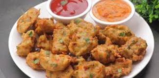 कच्चे चावल और आलू के पकौड़े