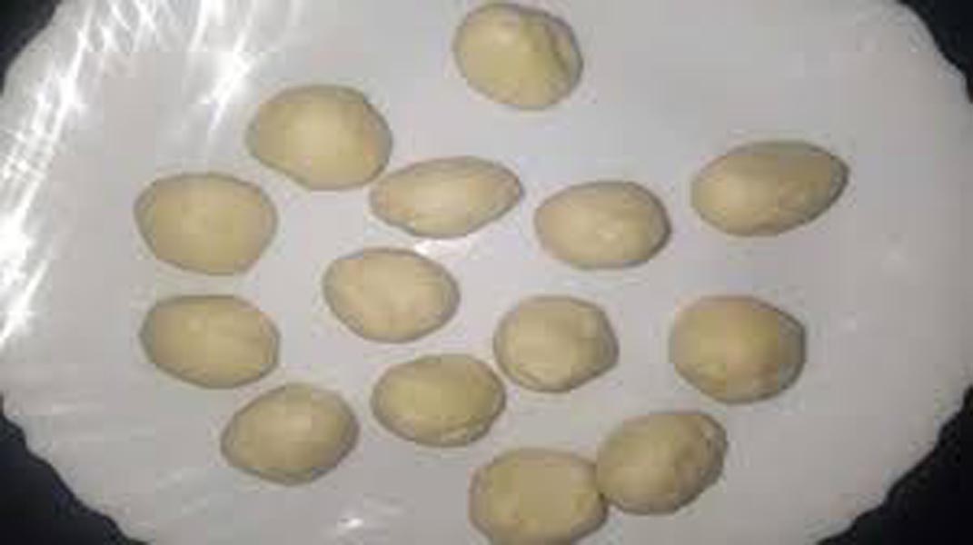आटे की गोली