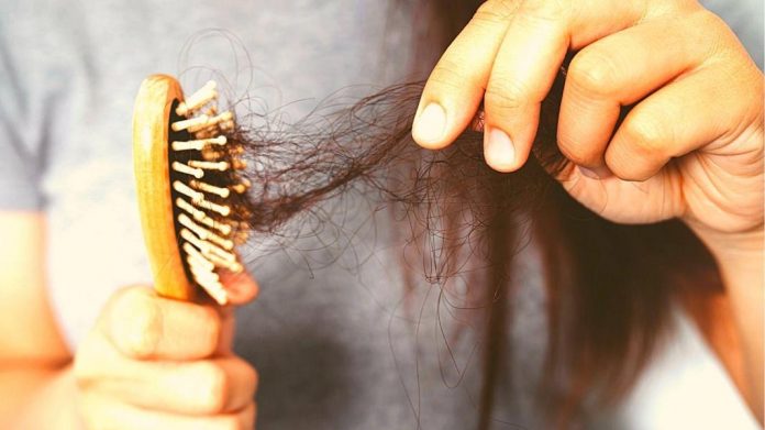 बाल टूटने की समस्या बाल टूटने की समस्या