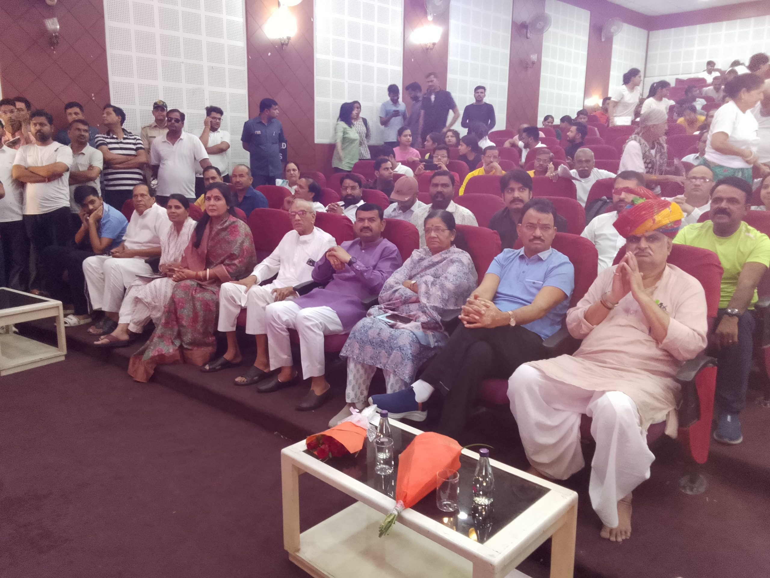 नगर निगम ग्रेटर महापौर डॉ सौम्या गुर्जर