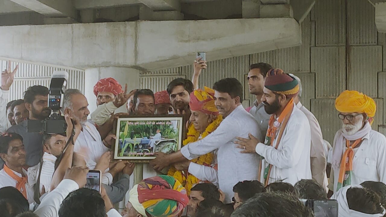 केन्द्रीय कृषि एवं कृषक कल्याण मंत्री भागीरथ चौधरी