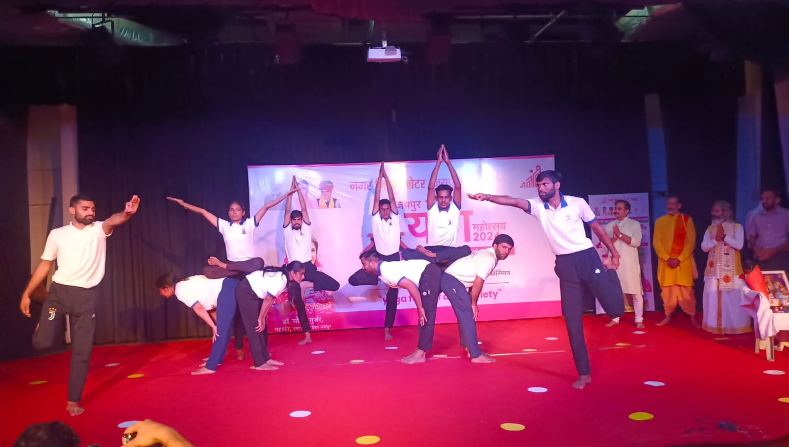 नगर निगम ग्रेटर महापौर डॉ सौम्या गुर्जर