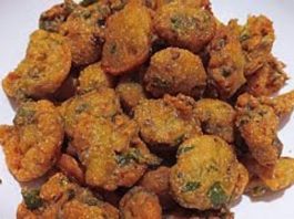 दाल-चावल के खट्टे वड़े