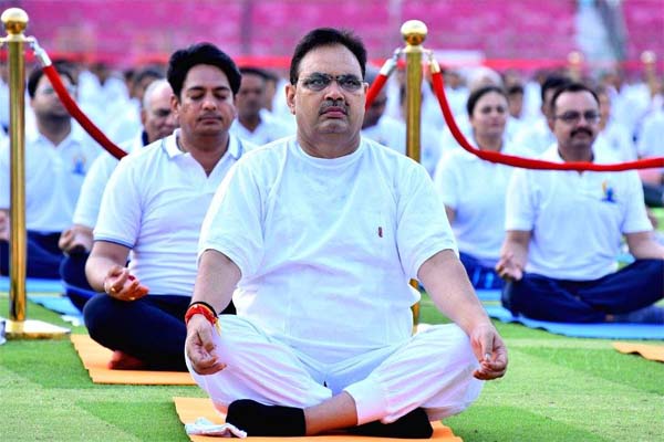सीएम भजनलाल शर्मा ने किया योगाभ्यास सीएम भजनलाल शर्मा ने किया योगाभ्यास
