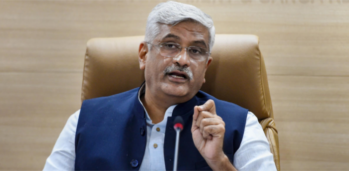 केंद्रीय संस्कृति और पर्यटन मंत्री गजेंद्र सिंह शेखावत केंद्रीय संस्कृति और पर्यटन मंत्री गजेंद्र सिंह शेखावत