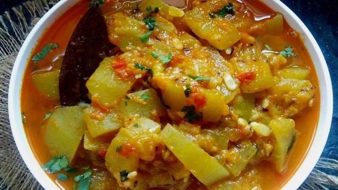 लौकी की सब्जी लौकी की सब्जी