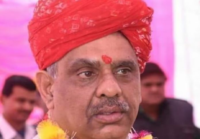चिकित्सा मंत्री गजेन्द्र सिंह चिकित्सा मंत्री गजेन्द्र सिंह
