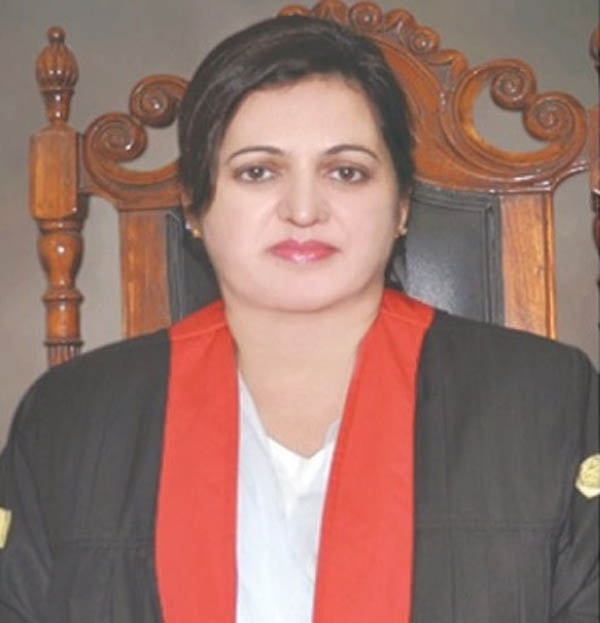 आलिया नीलम