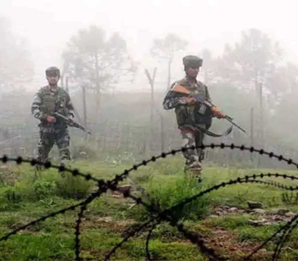 कुपवाड़ा के केरन सेक्टर में दो आतंकवादी ढेर कुपवाड़ा के केरन सेक्टर में दो आतंकवादी ढेर