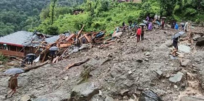 हिमाचल में बादल फटा हिमाचल में बादल फटा