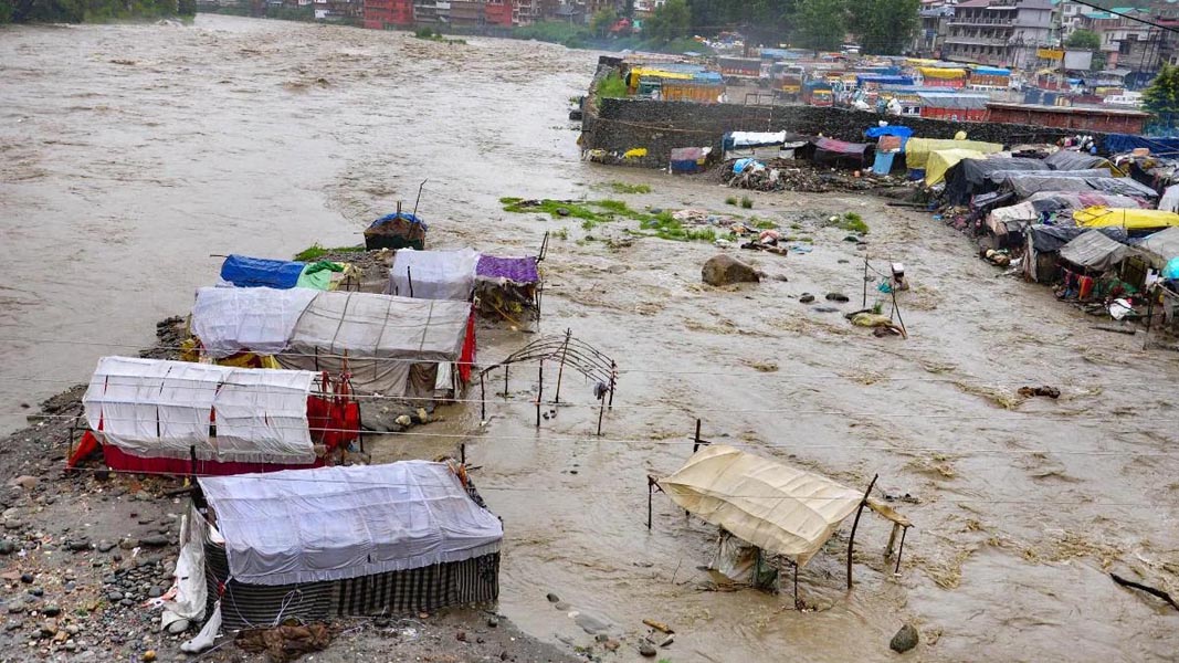 हिमाचल में बादल फटा