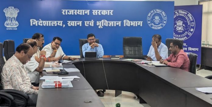 खान एवं भूविज्ञान विभाग के निदेशक भगवती प्रसाद कलाल खान एवं भूविज्ञान विभाग के निदेशक भगवती प्रसाद कलाल