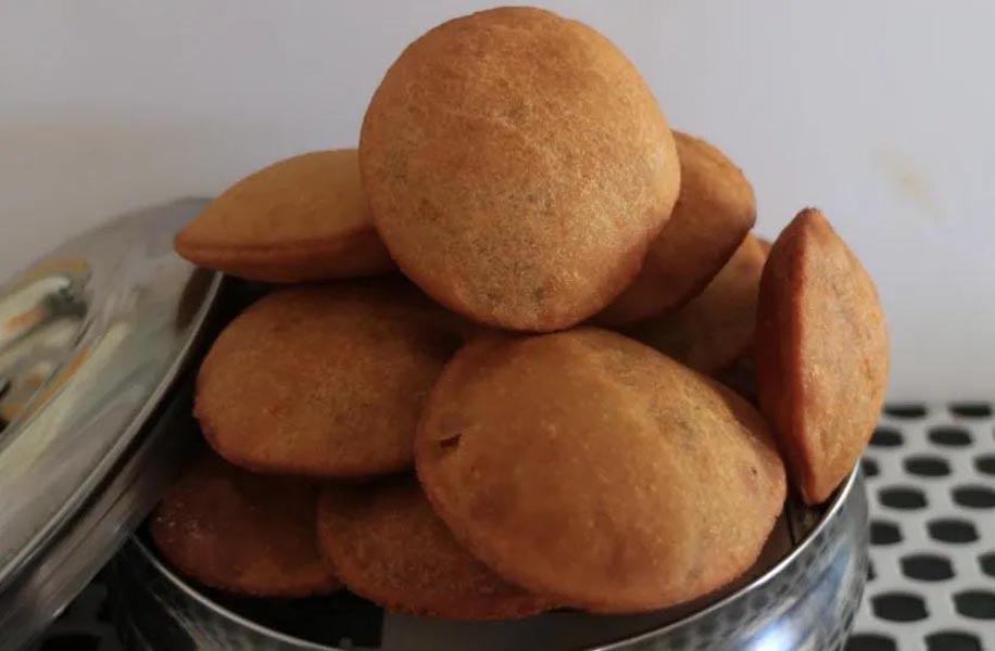 मीठी पूड़ी