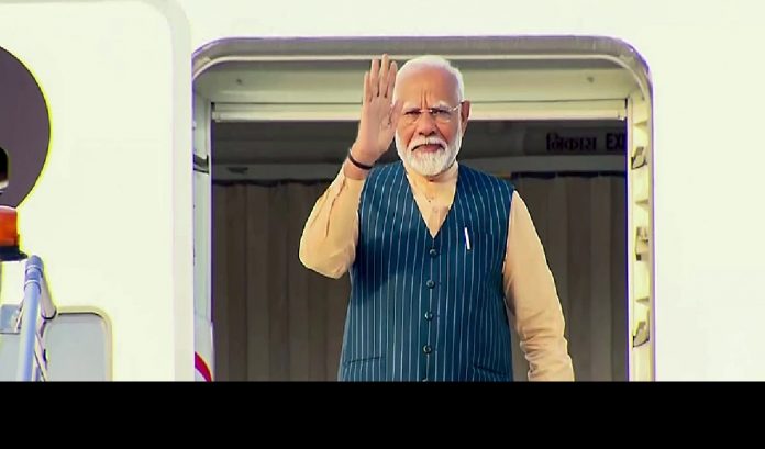 पीएम मोदी पीएम मोदी