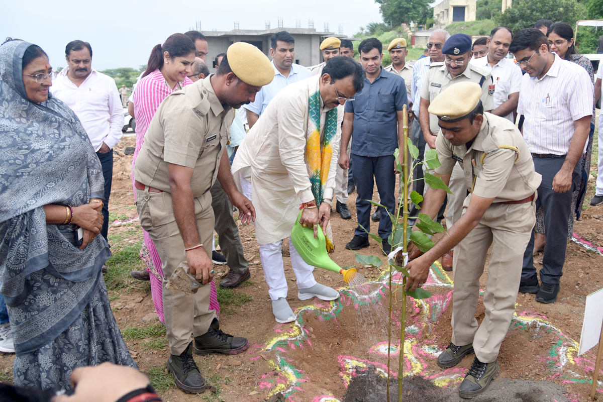 उप मुख्यमंत्री डॉ. प्रेमचंद