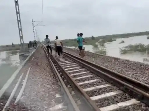 भारी बारिश भारी बारिश