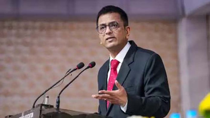 वकील पर भडक़े सीजेआई चंद्रचूड़ वकील पर भडक़े सीजेआई चंद्रचूड़