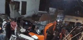 मेरठ में 3 मंजिला मकान गिरा