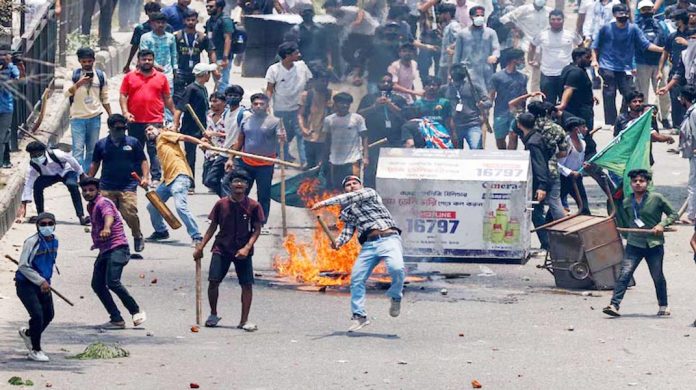 बांग्लादेश में हिन्दुओं पर अत्याचार बांग्लादेश में हिन्दुओं पर अत्याचार
