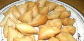 मूंग दाल के समोसे,