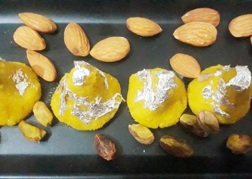 केसर मावा मोदक