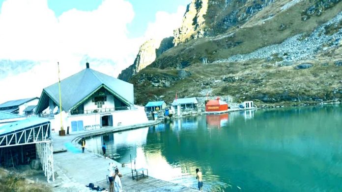 Hemkund Sahib and Laxman Temple Hemkund Sahib and Laxman Temple
